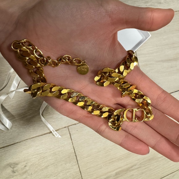 Dior 30 Montaigne Choker in Gold-Finish Metal - Picture 3 of 4